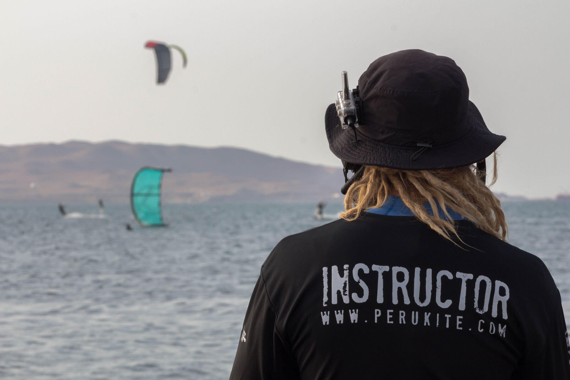 kitesurfing lesson with radio communication